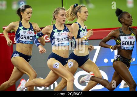 ZURIGO - SVIZZERA 9 SET 21: Keely Hodgkinson e Jemma Reekie (GBR) gareggiano negli 800m alla finale della Wanda Diamond League al Letzigrund Stadi Foto Stock