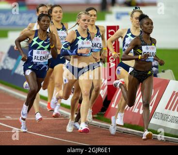 ZURIGO - SVIZZERA 9 SET 21: Keely Hodgkinson (GBR) gareggia negli 800m alla finale della Wanda Diamond League allo stadio Letzigrund di Zurigo sul Foto Stock