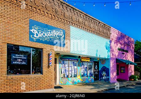 Il Barbiere di Broussard, la musica di Marley e la serra Biloxi sono raffigurati su G.E. OHR Street, 5 settembre 2021, a Biloxi, Mississippi. Foto Stock