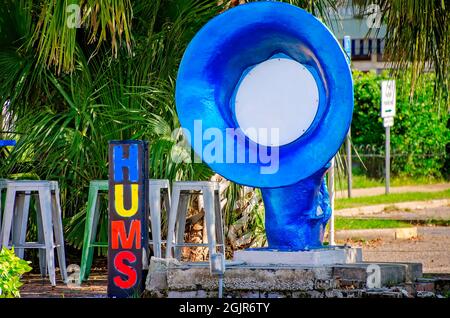 The HUMS o 'Human Universal Musical Sculpture,' si trova nell'Howard Avenue District Green, 5 settembre 2021, a Biloxi, Mississippi. Foto Stock