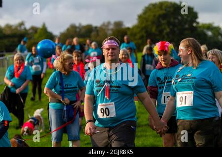 Arley Hall & Gardens, Warrington, Cheshire, Regno Unito. 11 Settembre 2021. 5k Sunset Walk per raccogliere soldi per San Rocco, l'Hospice locale per le persone a cui è stata diagnosticata una malattia che limita la vita Credit: John Hopkins/Alamy Live News Foto Stock