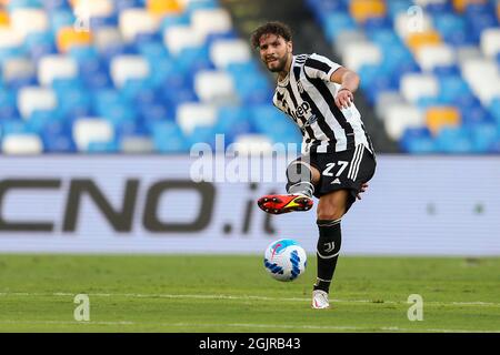 JuventusÕs centrocampista italiano Manuel Locatelli durante la Serie Una partita di calcio tra SSC Napoli e Juventus FC allo Stadio Diego Armando Maradona, Napoli, Italia, il 11 settembre 2021 Foto Stock