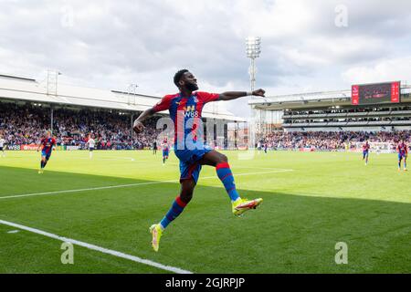 LONDRA, INGHILTERRA - SETTEMBRE 11: Odsonne Édouard del Crystal Palace festeggia dopo aver segnato il suo 2° gol durante la partita della Premier League tra Crista Foto Stock