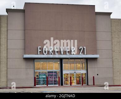 Humble, Texas USA 12-20-2019: Storefront Forever 21 al Deerbrook Mall di Humble, Texas. Fast fashion retailer alla moda fondata nel 1984. Foto Stock