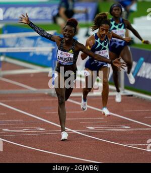 Zurigo, 09 set 2021 100m vincitore di ostacoli Tobi Amusan (L) Gabriele Cunningham (R) visto in azione durante la Wanda Diamond League a Litzigrund Stadiu Foto Stock