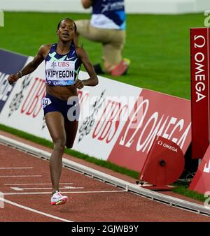 Zurigo, 09 set 2021 il vincitore di 1500m Faith Kipyegon è stato visto in azione durante la Wanda Diamond League allo stadio Litzigrund di Zurigo Svizzera a Septembo Foto Stock