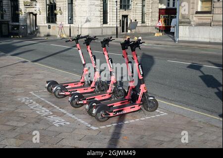 Liverpool City,Liverpool, , UK-Sept 7 2021: Noleggio scooter elettrico nella città di Liverpool. Foto Stock
