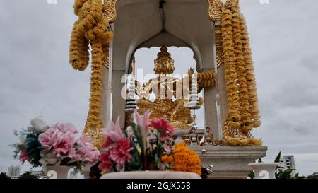 Santuario buddista gli dei cinesi lungo il fiume Chao Phraya Chinatown Bangkok Thailandia Foto Stock