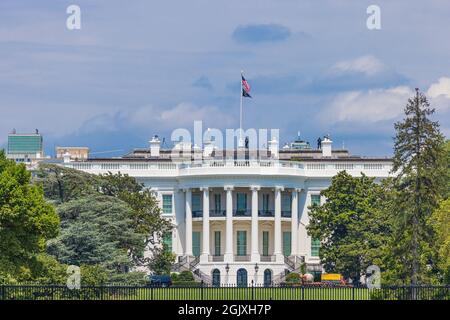 WASHINGTON DC - AGOSTO, 15, 2021: La Casa Bianca visto dal prato lato sud, Washington DC, USA Foto Stock