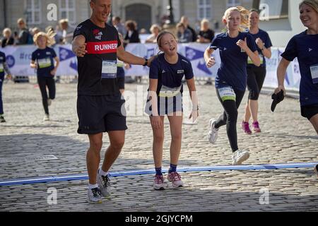 La Principessa Josephine gestisce la corsa Roal (1 miglio Inglese) Family Event a Copenhagen. Danimarca il 12 settembre 2021. Crown Prince Children Run Royal Run a Copenhagen. Disposizione di esercitazione/corsa Royal Run era appena supposto essere una celebrazione per il cinquantesimo compleanno del principe ereditario Frederik (2018) ma da allora è diventato un evento annuale che fa appello a migliaia di danesi. Foto di Stefan Lindblom/Stella Pictures/ABACAPRESS.COM Foto Stock