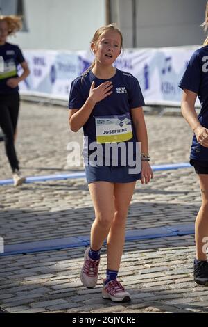 La Principessa Josephine gestisce la corsa Roal (1 miglio Inglese) Family Event a Copenhagen. Danimarca il 12 settembre 2021. Crown Prince Children Run Royal Run a Copenhagen. Disposizione di esercitazione/corsa Royal Run era appena supposto essere una celebrazione per il cinquantesimo compleanno del principe ereditario Frederik (2018) ma da allora è diventato un evento annuale che fa appello a migliaia di danesi. Foto di Stefan Lindblom/Stella Pictures/ABACAPRESS.COM Foto Stock