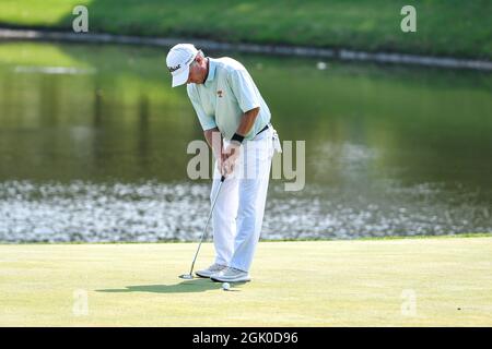 12 settembre 2021: Willie Wood di Edmond Oklahoma stucchi sul quarto verde durante l'ultimo round dell'Ascension Charity Classic tenuto al Norwood Hills Country Club di Jennings, MO Richard Ulreich/CSM Foto Stock