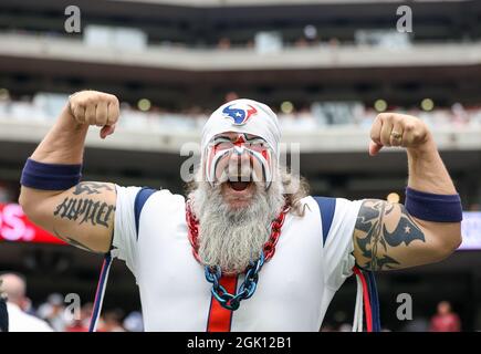 Houston, Texas, Stati Uniti. 12 settembre 2021: Houston Texans 'Ultimate Fan' durante una partita NFL tra gli Houston Texans e i Jacksonville Jaguars il 12 settembre 2021 a Houston, Texas. (Credit Image: © Scott Coleman/ZUMA Press Wire) Credit: ZUMA Press, Inc./Alamy Live News Foto Stock