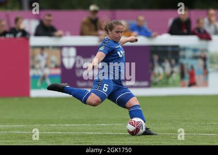 DURHAM CITY, UK 12 SETTEMBRE Durham Women's Sarah Wilson durante la partita di campionato femminile fa tra il Durham Women FC e Charlton Athletic al Maiden Castle, Durham City domenica 12 settembre 2021. (Credit: Mark Fletcher | MI News) Credit: MI News & Sport /Alamy Live News Foto Stock