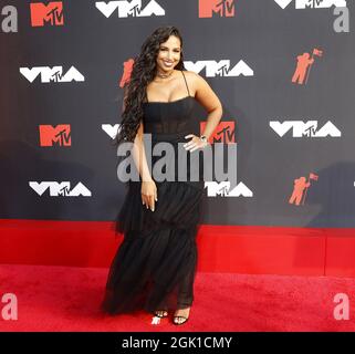 New York, Stati Uniti. 12 settembre 2021. Il pre-shpw ospite Nessa Diab arriva sul tappeto rosso al 38 ° annuale MTV Video Music Awards al Barclays Center a New York City Domenica 12 settembre 2021. Foto di John Angelillo/UPI Credit: UPI/Alamy Live News Foto Stock