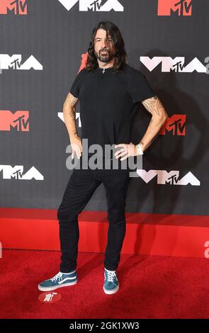 Dave Grohl dei Foo Fighters partecipa ai 2021 MTV Video Music Awards al Barclays Center il 12 settembre 2021 nel quartiere Brooklyn di New York. Foto: Jeremy Smith/imageSPACE /MediaPunch Foto Stock