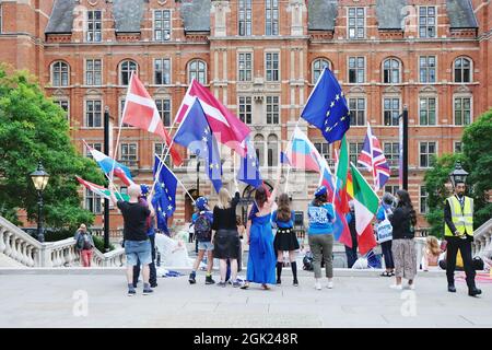 Musicisti e artisti protestano prima dell’ultima notte dei Proms per i costi aggiuntivi e l’ufficio di presidenza quando pianificano concerti all’estero, dopo la Brexit. Foto Stock