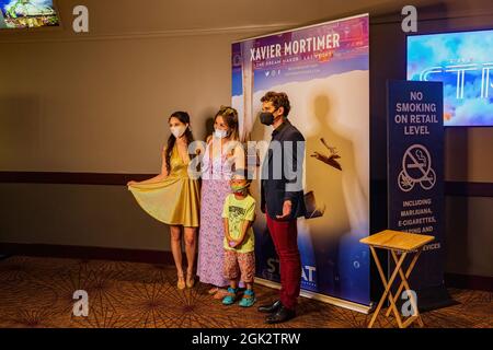 Las Vegas, 16 AGO 2021 - Xavier Mortimer fotografa con gli ospiti allo STRAT Hotel Casino and Skypod Foto Stock