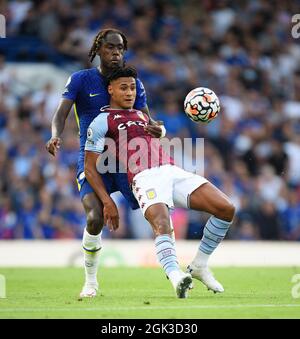 Londra, Regno Unito. 11 Settembre 2021. 11 settembre 2021 - Chelsea / Aston Villa - la Premier League Ollie Watkins e Trevoh Chalobah durante la partita della Premier League a Stamford Bridge, Londra. Picture Credit : © Mark Pain / Alamy Live News Foto Stock