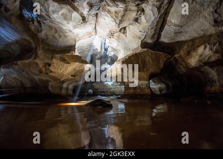 Grotta di Nizza Son tra nella provincia di Kien Giang, nel Vietnam meridionale Foto Stock