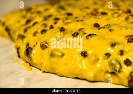 Produzione di panettone nella Pasticceria Marnin di Locarno, Svizzera. Circolo di Locarno, Svizzera Foto Stock
