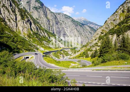 Vista elevata del Reusstal (valle). Cantone di Uri in Svizzera. Foto Stock