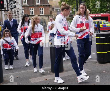 I paralimpiani del team GB arrivano al Parlamento di Londra. Data foto: Lunedì 13 settembre 2021. Foto Stock