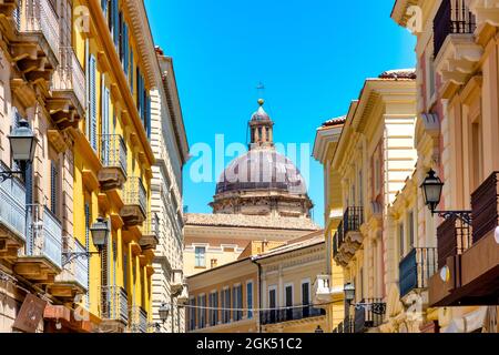Cupola del Duomo di San Giustino vista da corso Marrucino, Chieti Italia Foto Stock