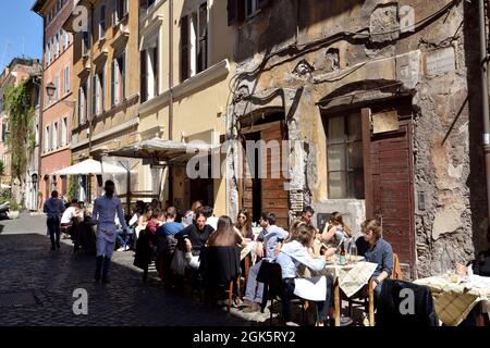 Italia, Roma, Trastevere, via del Vascellari 29, ristorante da Enzo Foto Stock