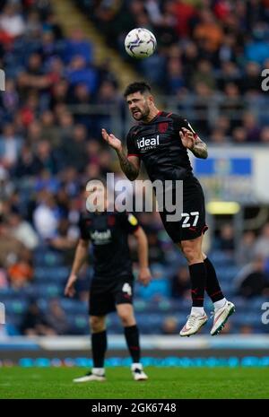 Alex Mowatt di West Brom testa la palla immagine di Steve Flynn/AHPIX.com, Calcio: SkyBet Championship partita Blackburn Rovers -V- West Brom a Ewood Foto Stock