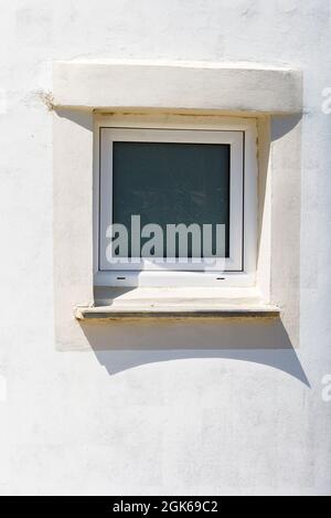 Immagini miste di oggetti persone astratta architettura luoghi e scene insoliti in o vicino Corfù città Foto Stock