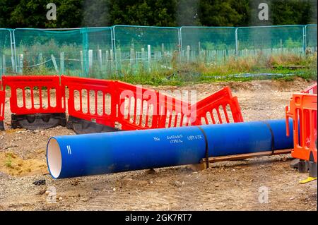 Harefield, Uxbridge, Regno Unito. 13 Settembre 2021. I lavori di costruzione dell'HS2 proseguono presso il sito di Harvil Road. Le paludine della campagna sono state distrutte dall'HS2 e sentieri chiusi. Stasera, alla Camera dei Comuni, si tiene un dibattito a Westminster Hall, in quanto oltre 150,000 persone hanno firmato una petizione per fermare il collegamento ferroviario ad alta velocità HS2. Credit: Maureen McLean/Alamy Live News Foto Stock