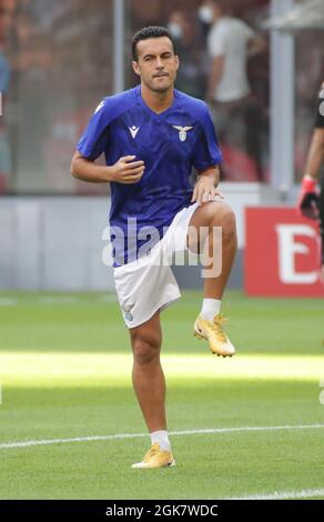 Milano, Italia. 12 settembre 2021. Pedro della SS Lazio prima della Serie Una partita di calcio tra Milano e Lazio allo Stadio Giuseppe Meazza di Milano il 12 settembre 2021. (Foto di Mairo Cinquetti/Pacific Press) Credit: Pacific Press Media Production Corp./Alamy Live News Foto Stock