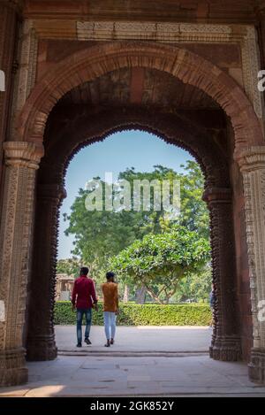 Alai Darwaza (porta Alai), complesso Qutb Minar, Nuova Delhi, India Foto Stock