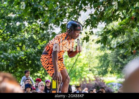 Artisti di strada. Street show a Londra. Regno Unito, Londra, 15 agosto 2021 Foto Stock