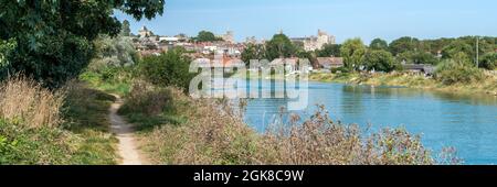 A piedi il sentiero per Arundel Castle, West Sussex, Regno Unito Foto Stock