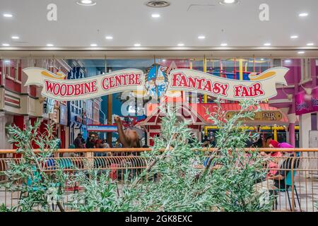 Il Fantasy Fair è il più grande parco divertimenti al coperto di Toronto, Ontario, Canada, ed è situato all'interno del centro commerciale woodbine Foto Stock