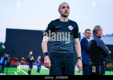 EINDHOVEN, PAESI BASSI - SETTEMBRE 13: Assistente arbitro Nils van Kampen durante la partita di Keukenkampioen Divisie tra FC Eindhoven e Helmond Sport allo stadio Jan Louwers il 13 Settembre 2021 a Eindhoven, Paesi Bassi (Foto di Joris Verwijst/Orange Pictures) Foto Stock