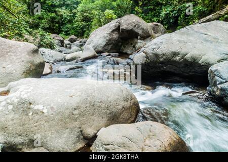 Rapide del fiume Rio hornito a Panama Foto Stock