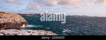 Vista sull'oceano da Sotra vicino a Bergen in Norvegia. Foto Stock