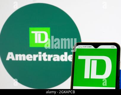 In questa foto è mostrato il logo TD Ameritrade visualizzato su uno smartphone Foto Stock