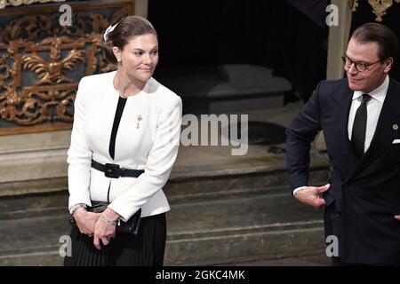 La Principessa Vittoria e il Principe Daniele abbandonarono il servizio ecclesiastico nella Cattedrale di Stoccolma, tenutosi prima dell'apertura della sessione parlamentare a Stoccolma, Svezia, il 14 settembre 2021. Foto: Jessica Gow / TT code 10070 Foto Stock