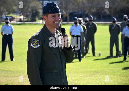 Jon Wheeler, 33th Fighter Wing Commander, briefing AFROTC cadets sui campi principali del campus della Florida state University di Tallahassee, Florida, 11 marzo 2021. Wheeler ha iniziato l'estensione con i distaccamenti AFROTC per istruire i cadetti sugli sforzi di diversificazione per i campi di carriera di aeronautica. Foto Stock