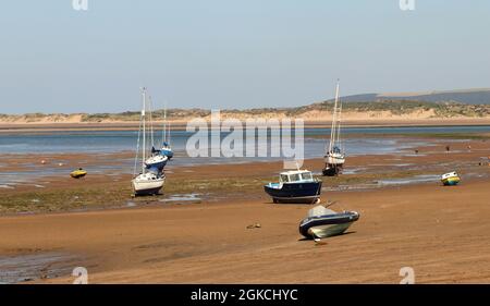 Estuario del fiume Torridge da Instow nel North Devon guardando verso Saunton Sands e Crow Point Foto Stock