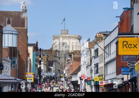 Peascod Street, centro di Windsor, Regno Unito, giugno 2021. Foto Stock