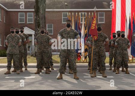 I Marines degli Stati Uniti con il primo Platoon, Alpha Company, 2d Tank Battaglione, 2d Marine Division, partecipano ad una cerimonia di disattivazione a Camp Lejeune, N.C., 25 marzo 2021. Alpha Co. Ha servito 2d MARDIV per quasi 80 anni e ha partecipato a numerosi conflitti e operazioni durante tutto quel periodo. La disattivazione è conforme agli sforzi di modernizzazione a livello di forza che renderanno l'USMC più competitivo per combattere una minaccia peer o near-peer. Foto Stock