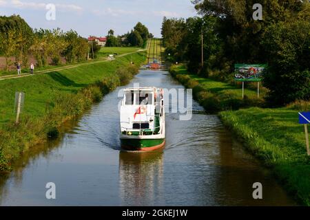 Nave Ostroda, Hirschfeld, Jelenie, Oberland Canal, Warmia-Masuria, Oberland Canal, Elbling Osterode Canal, Elblag-Ostroda Canal, Warminsko-Mazurskie Foto Stock