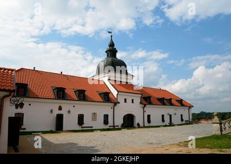 Ex monastero camaldolese, sulla penisola del Lago Wigry, Podlaskie, monastero barocco, Podlaskie, Polonia Foto Stock