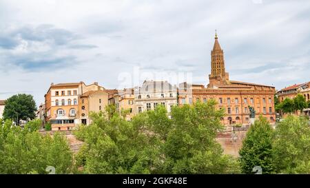 Montauban in Francia, bella città francese nel sud, panorama Foto Stock