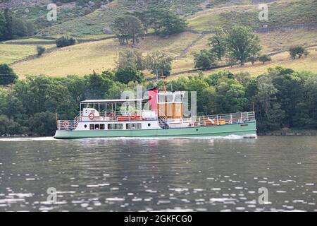 Uno degli Ullswater 'Steamers', barca passeggeri su Ullswater Foto Stock